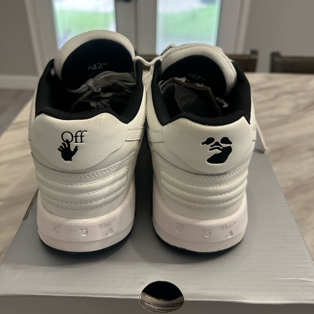 Off-White “Out Of Office” Ooo Low Tops View 5